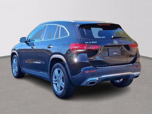 2022 Mercedes-Benz GLA 250 Base 4MATIC