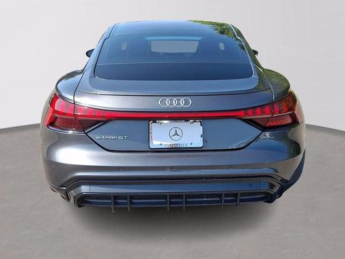 Daytona Gray Pearl Effect 2022 Audi e-tron GT Premium Plus