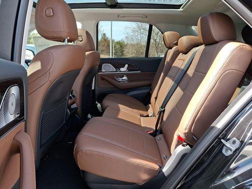 Obsidian Black Metallic 2026 Mercedes-Benz GLE 450 4MATIC