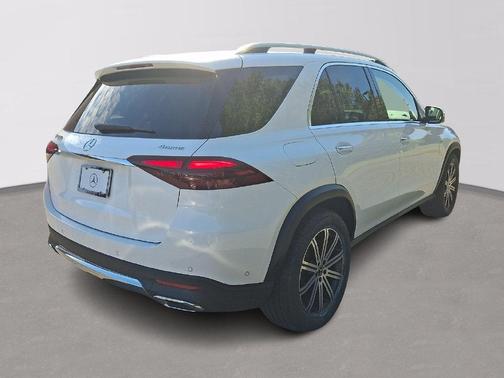 White 2025 Mercedes-Benz GLE 450e 4MATIC
