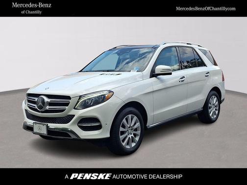 White 2016 Mercedes-Benz GLE-Class GLE 300d 4MATIC
