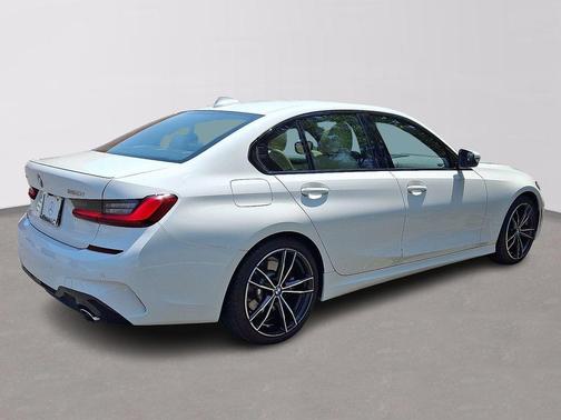 2022 BMW 330 i xDrive