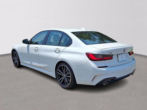 2022 BMW 330 i xDrive