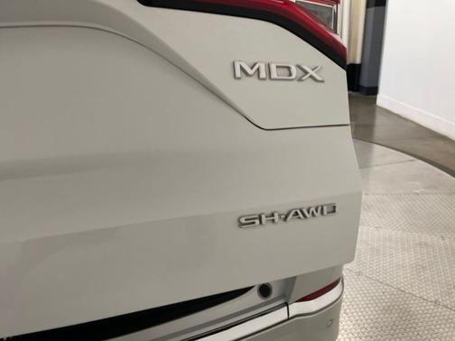 Platinum White 2022 Acura MDX Technology
