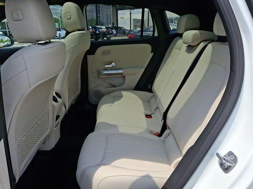 Polar White 2026 Mercedes-Benz GLA 250 Base 4MATIC