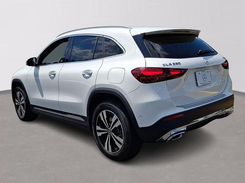 Polar White 2026 Mercedes-Benz GLA 250 Base 4MATIC
