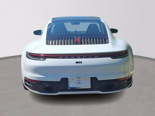 2021 Porsche 911 Carrera