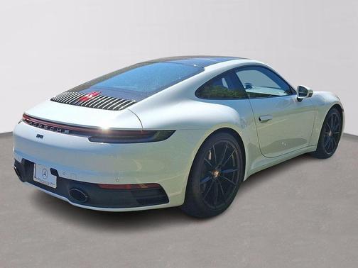2021 Porsche 911 Carrera