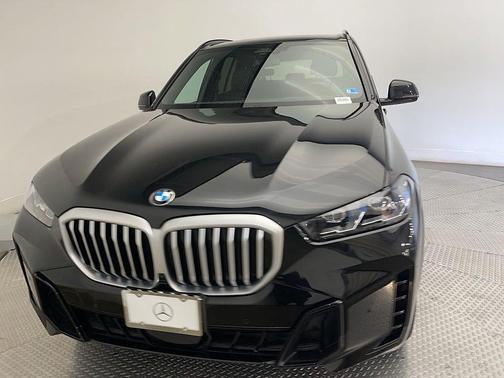 Black Sapphire Metallic 2026 BMW X5 xDrive40i