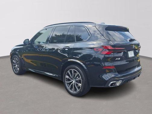 Black Sapphire Metallic 2026 BMW X5 xDrive40i