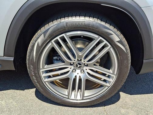 Cirrus Silver Metallic 2026 Mercedes-Benz GLS 450 4MATIC