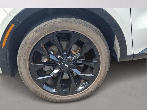 Gray 2023 Kia Sorento SX