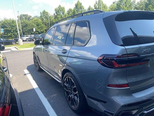 2025 BMW X7 xDrive40i