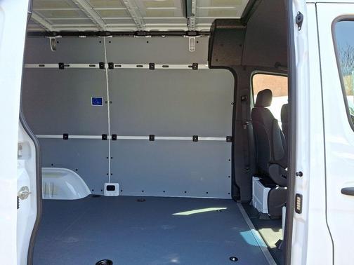 2025 Mercedes-Benz Sprinter 2500 Standard Roof