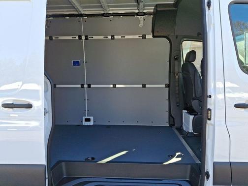 2025 Mercedes-Benz Sprinter 2500 High Roof