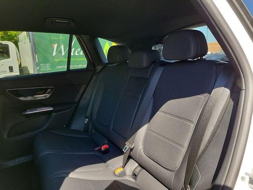 2025 Mercedes-Benz GLC 300 Base 4MATIC
