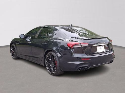 Nero Noctis 2022 Maserati Ghibli Modena