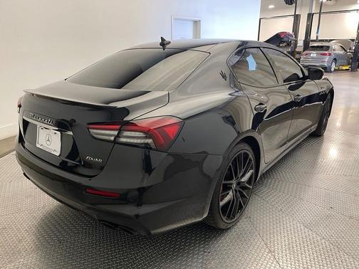 Nero Noctis 2022 Maserati Ghibli Modena