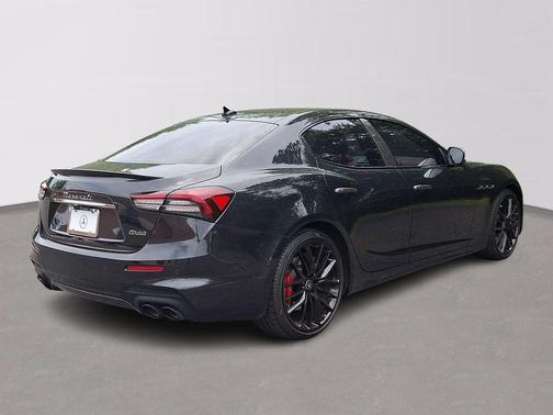Nero Noctis 2022 Maserati Ghibli Modena