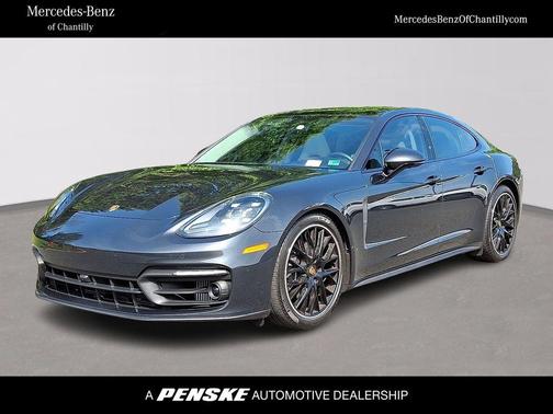 2023 Porsche Panamera 4 Platinum Edition