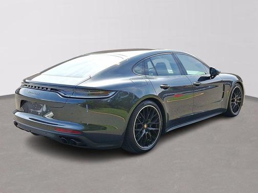 2023 Porsche Panamera 4 Platinum Edition