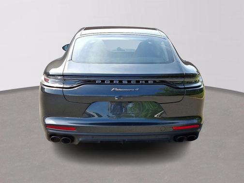 2023 Porsche Panamera 4 Platinum Edition