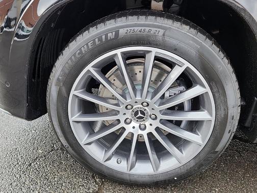 Obsidian Black Metallic 2026 Mercedes-Benz GLE 450 4MATIC