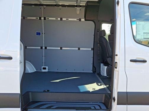 2025 Mercedes-Benz Sprinter 2500 Standard Roof