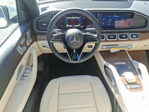 2026 Mercedes-Benz GLS 450 4MATIC