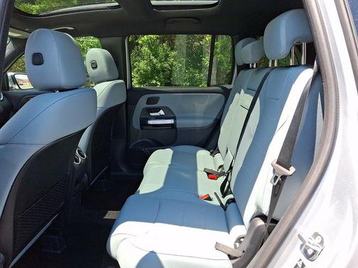 Cirrus Silver Metallic 2026 Mercedes-Benz GLB 250 Base 4MATIC