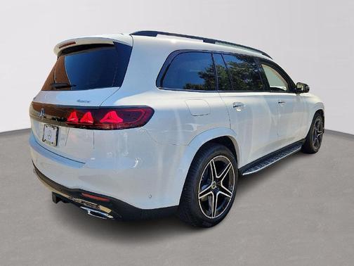 Polar White 2027 Mercedes-Benz GLS 450