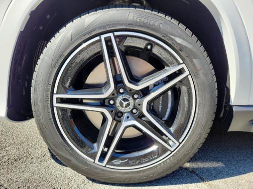 Polar White 2027 Mercedes-Benz GLS 450
