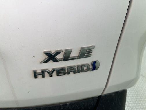 White 2022 Toyota RAV4 Hybrid XLE