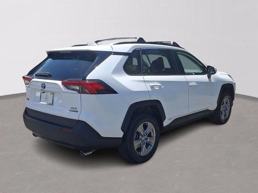 White 2022 Toyota RAV4 Hybrid XLE