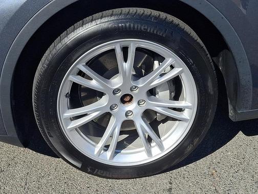 Midnight Silver Metallic 2023 Tesla Model Y Long Range