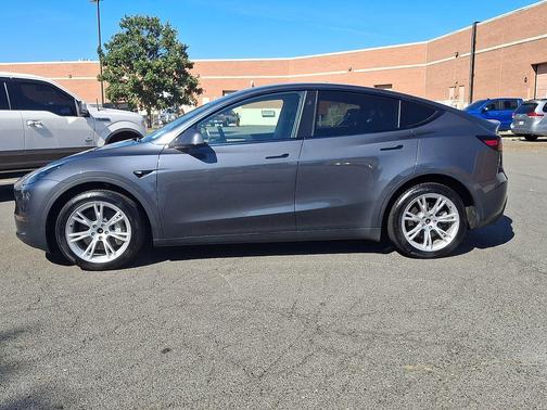 Midnight Silver Metallic 2023 Tesla Model Y Long Range
