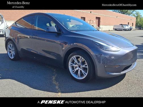 Midnight Silver Metallic 2023 Tesla Model Y Long Range