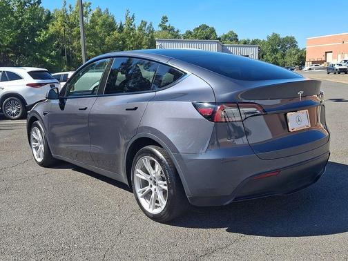 Midnight Silver Metallic 2023 Tesla Model Y Long Range