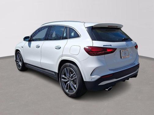 2026 Mercedes-Benz AMG GLA 35 Base