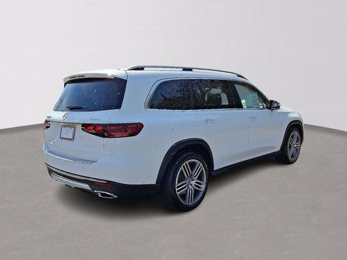 Polar White 2026 Mercedes-Benz GLS 450 4MATIC