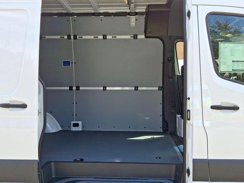 2025 Mercedes-Benz Sprinter 2500 Standard Roof