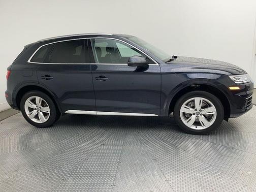 Moonlight Blue Metallic 2019 Audi Q5 2.0T Premium