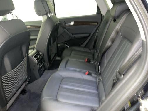 Moonlight Blue Metallic 2019 Audi Q5 2.0T Premium