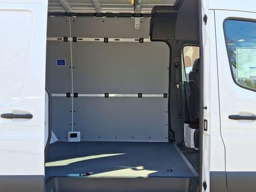 2025 Mercedes-Benz Sprinter 2500 Standard Roof