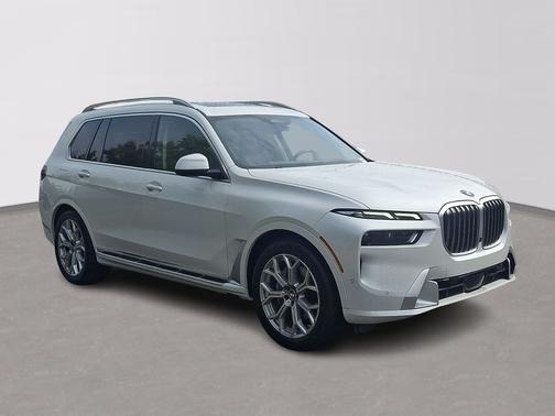 White Metallic 2025 BMW X7 xDrive40i