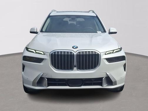 White Metallic 2025 BMW X7 xDrive40i