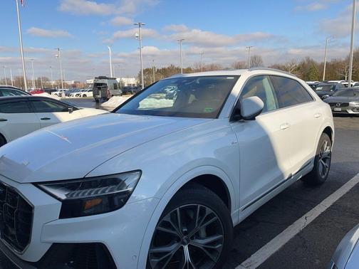 2020 Audi Q8 55 Premium Plus
