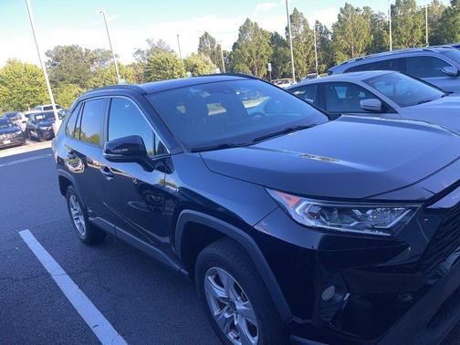 2021 Toyota RAV4 Hybrid XLE
