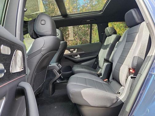 Twilight Blue Metallic 2026 Mercedes-Benz GLS 450 4MATIC