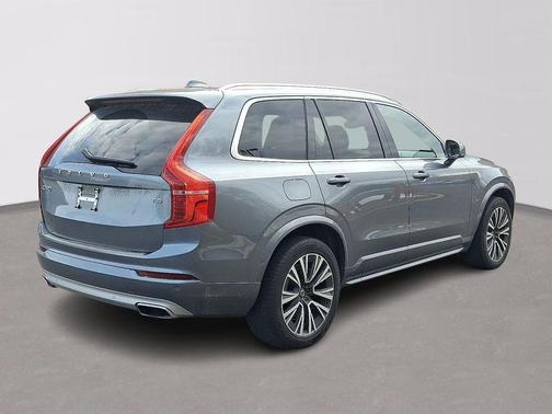 2020 Volvo XC90 T5 Momentum 7 Passenger
